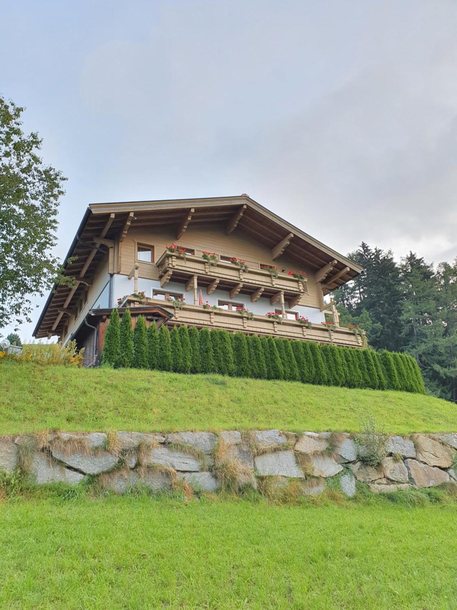 Pension Schlossberg มิทเทอร์ซิลล์ ภายนอก รูปภาพ